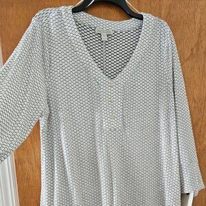 Dana Buchman White with Black Dressy Top